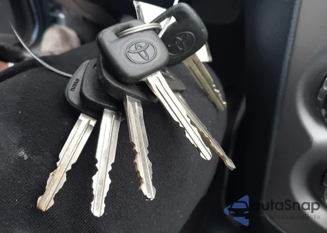 2009 Toyota Yaris from USA, damaged, VIN JTDBT903691352151